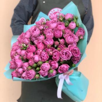 Букет из кустовых розовых роз артикул: 13923tum