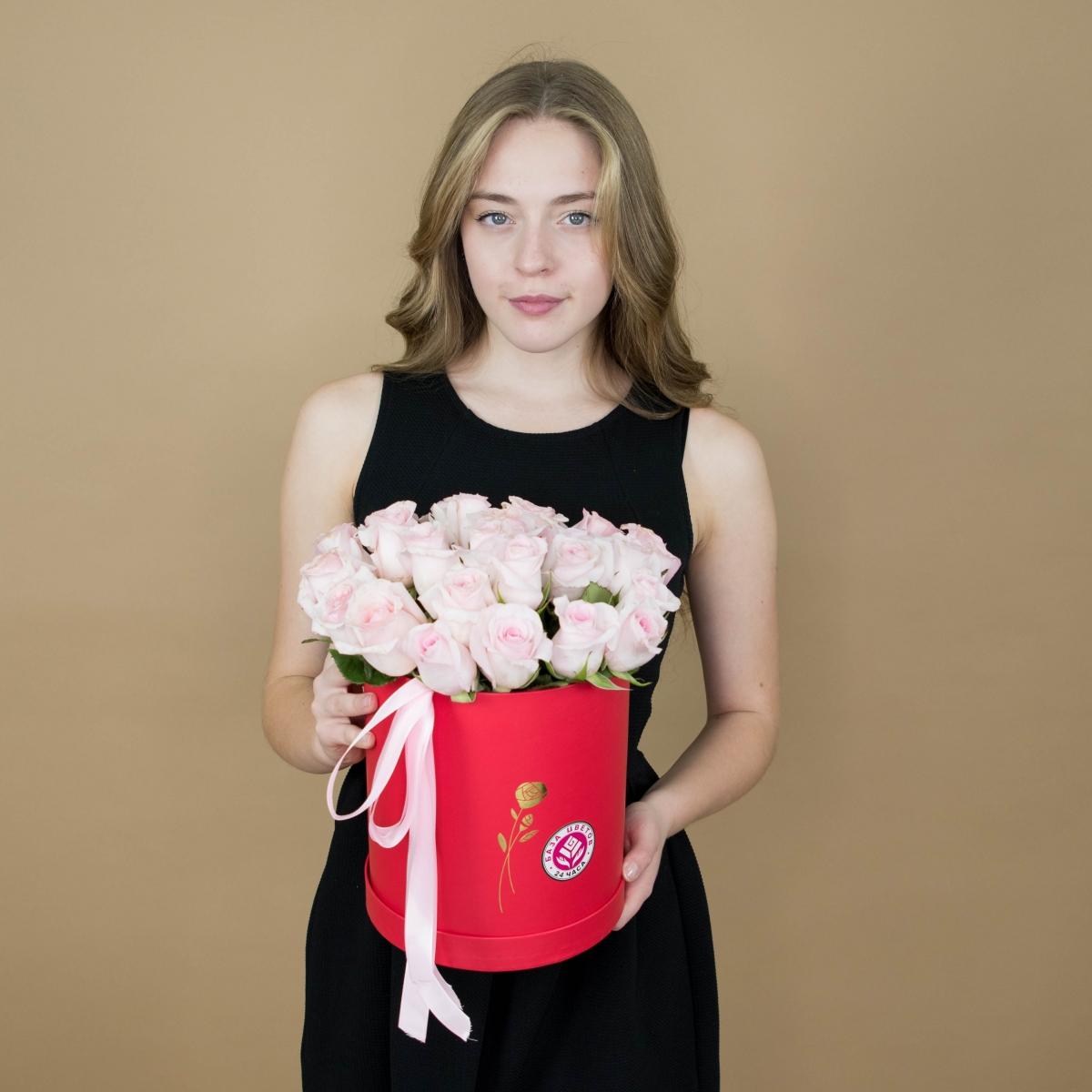 Розы розовые в шляпной коробке код товара: 156