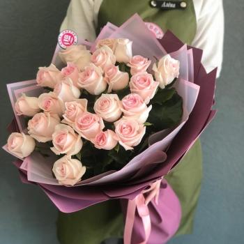 Бело-розовые розы 60 см (Россия) код товара - 26442tmn